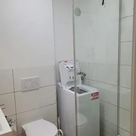 Schoene, Gemuetliche Moeblierte 2 Zi In Rgb