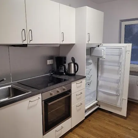 Schoene, Gemuetliche Moeblierte 2 Zi In Rgb Lejlighed