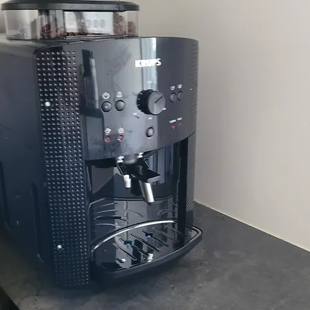 Schoene, Gemuetliche Moeblierte 2 Zi In Rgb Lejlighed *